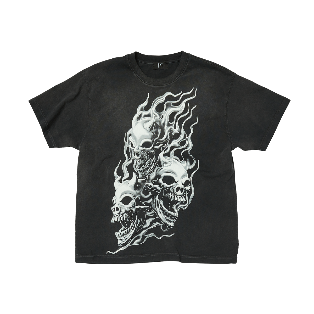 THREE RIDING SKULL DIRT T-SHIRT