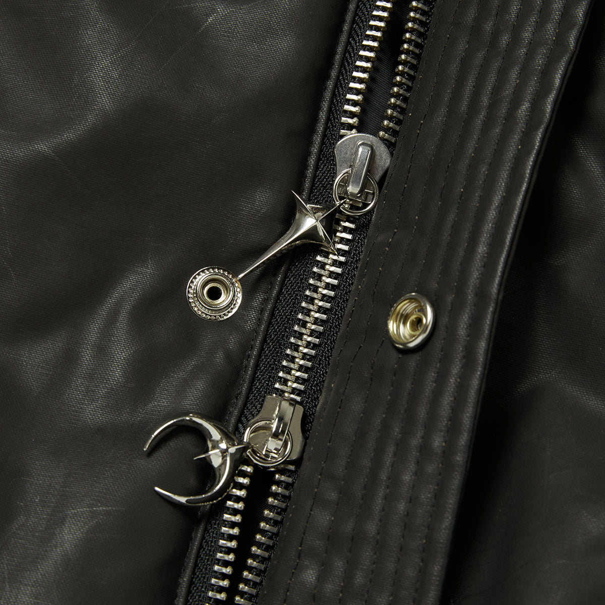 THREE RIDING SKULL FUR HOODED JACKET